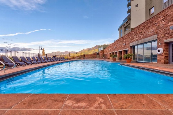 The Peaks Resort and Spa image 9
